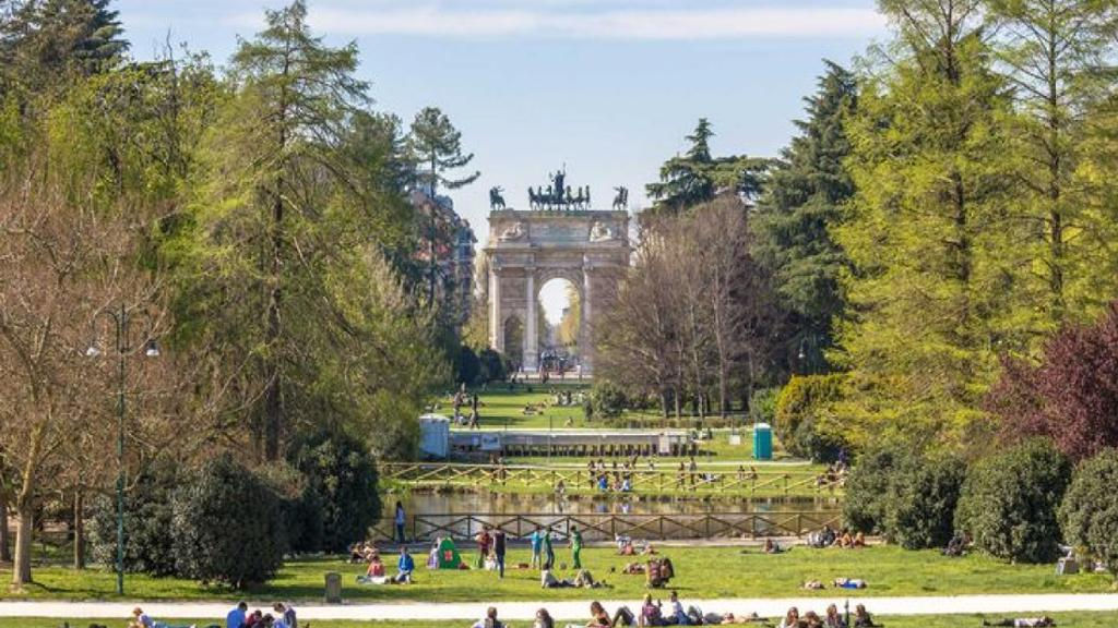 Discover the Torre Branca and Sforza Castle Tour