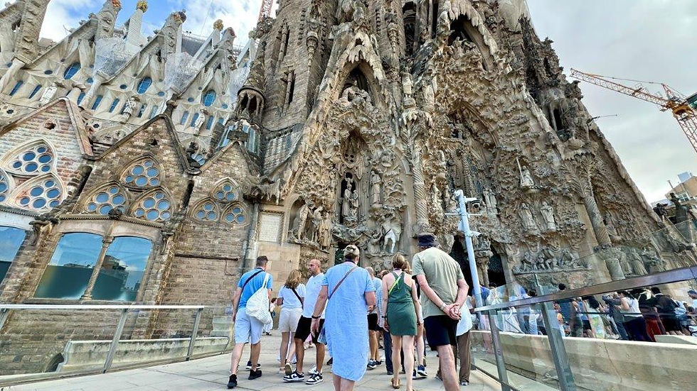 Thumbnail: Sagrada Familia and Pedrera with Glass of Cava - Small Group Walking Tour 