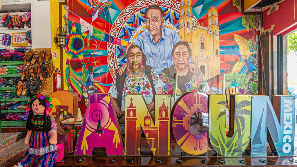 Shopping in Cancun Downtown - Private Tour