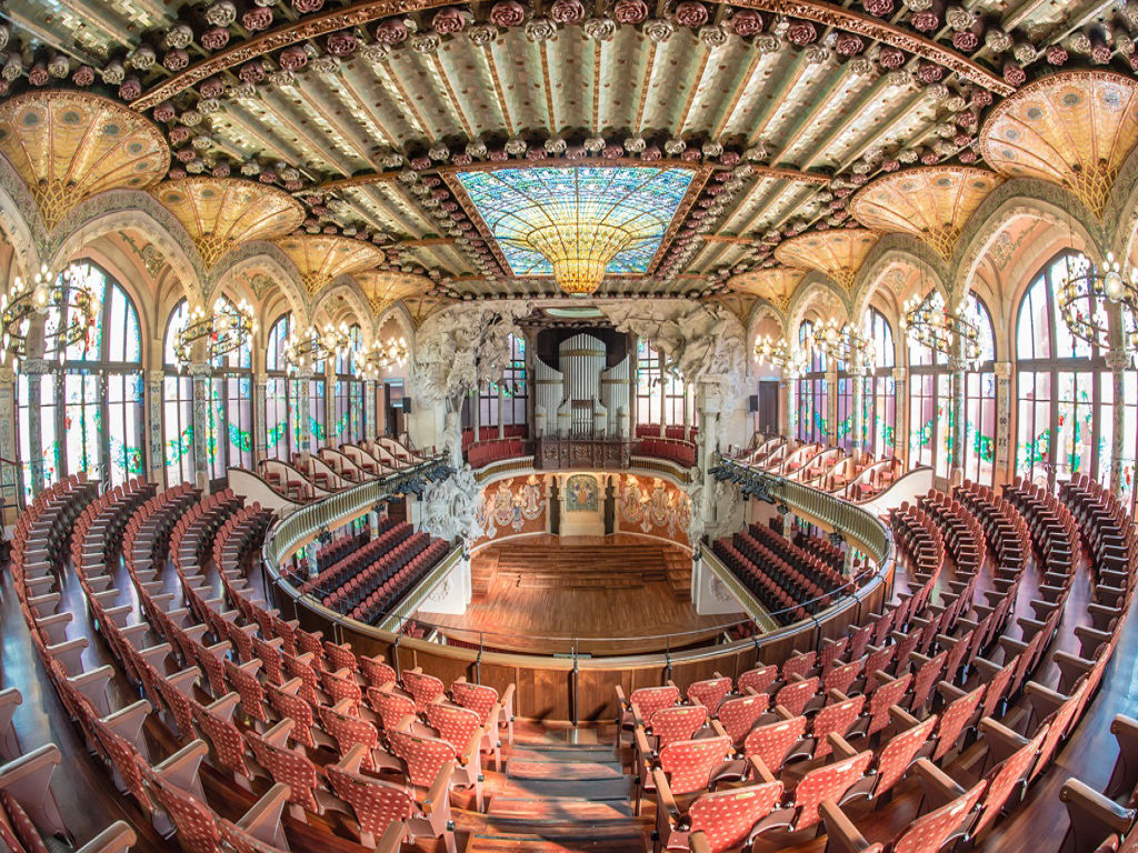 Visit Palau de la Música Catalana