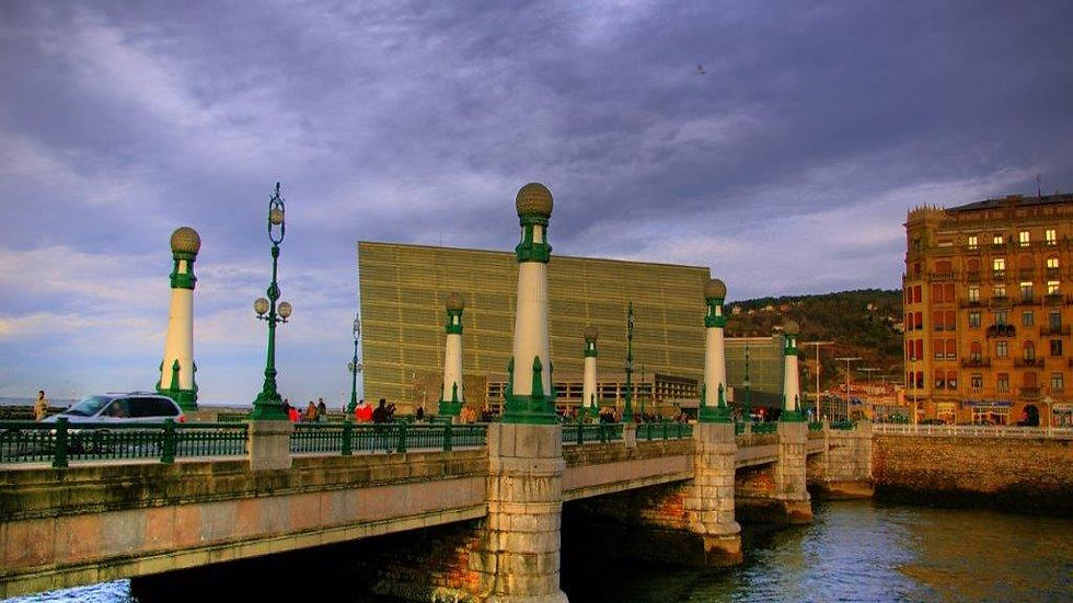 Thumbnail: Emblematic City of San Sebastian - Private Walking Tour 