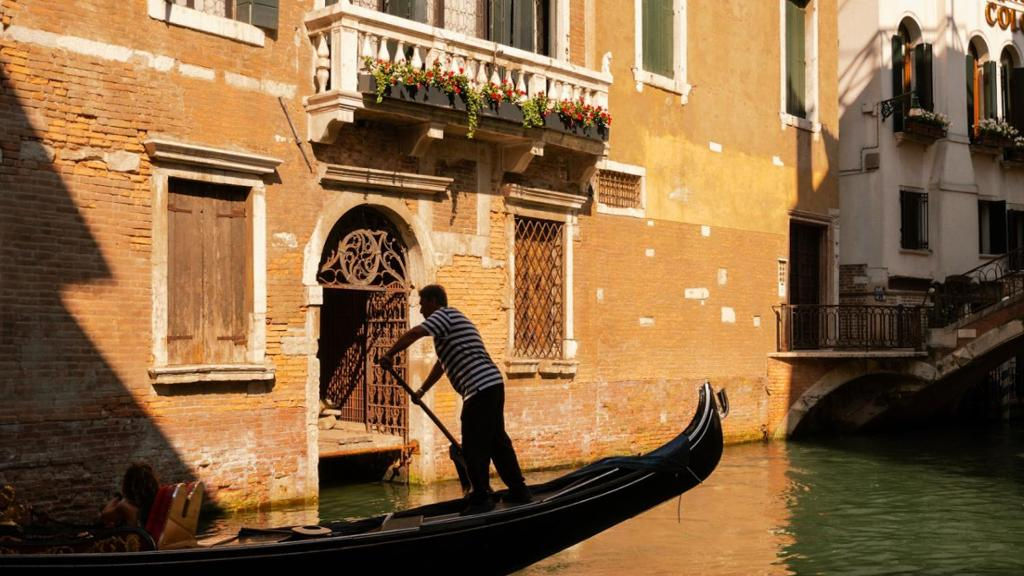 Shared Gondola Ride underneath the Bridge of Sighs