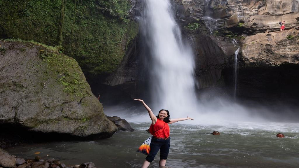 Hidden Canyon Trekking, Tegenungan Waterfall, Goa Gajah Temple - Full-Day Privat