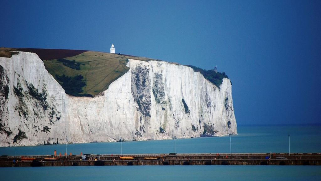 Leeds Castle, Canterbury and Dover - Full-Day Private Tour