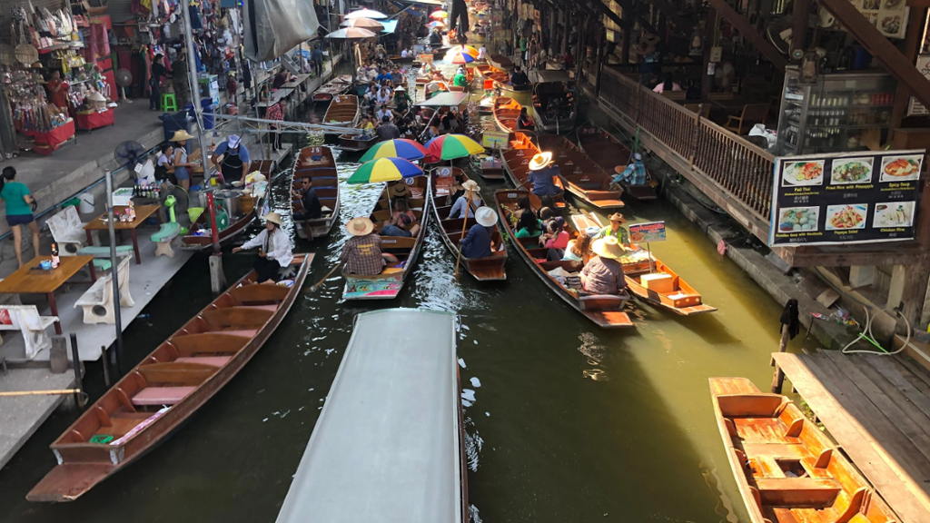 Discover Damnoen Saduak Floating Market
