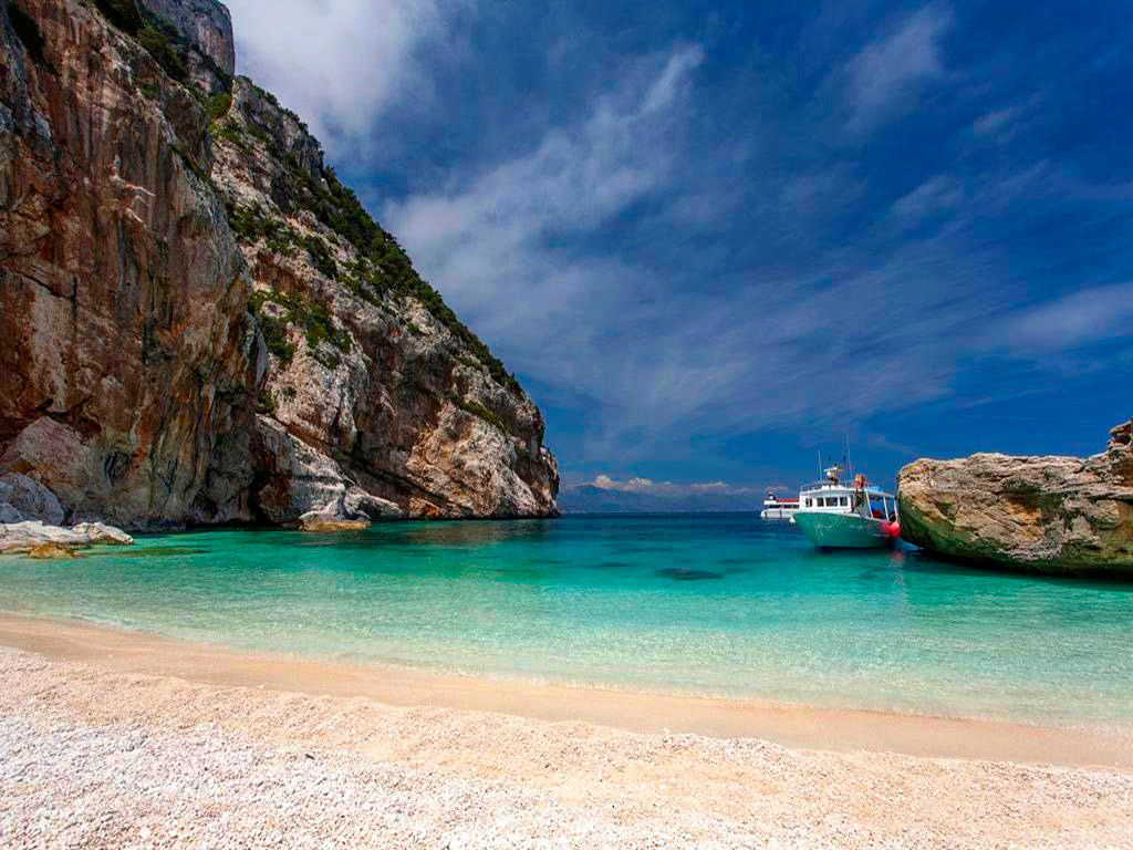 Duas Barras Beach & Marape Dunes.