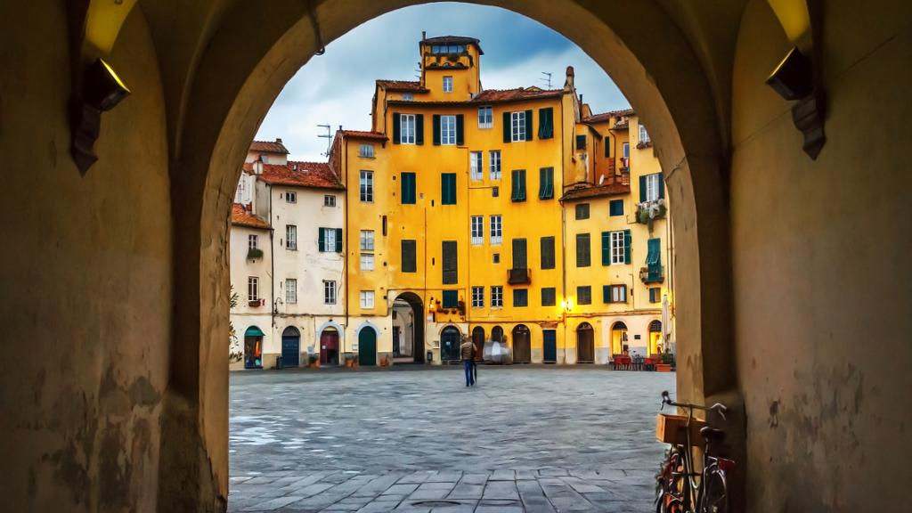 Discover Pisa and Lucca - Full-Day Tour