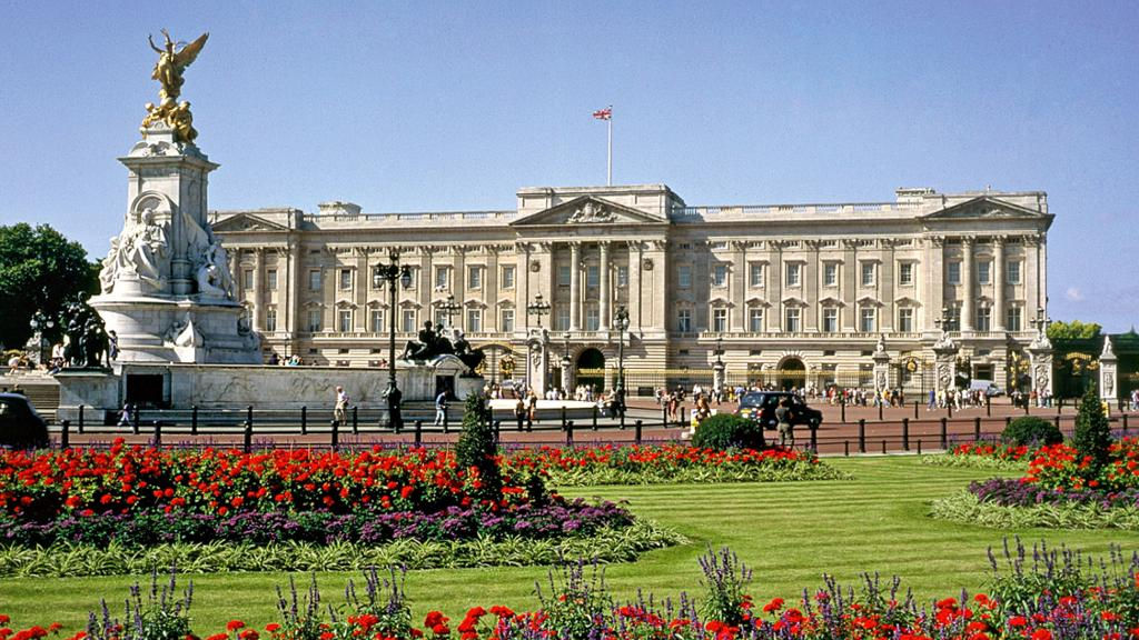 Buckingham Palace and Windsor Castle - Full-Day Tour