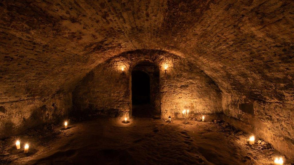 Thumbnail: Hidden and Haunted - Small Group Walking Tour