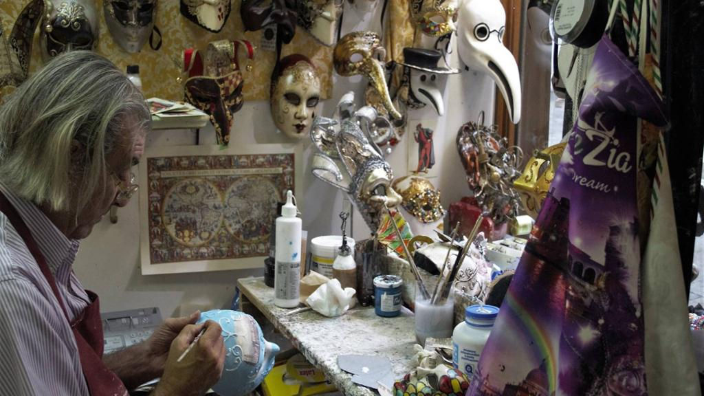 Decorate a Venetian Mask - Small Group