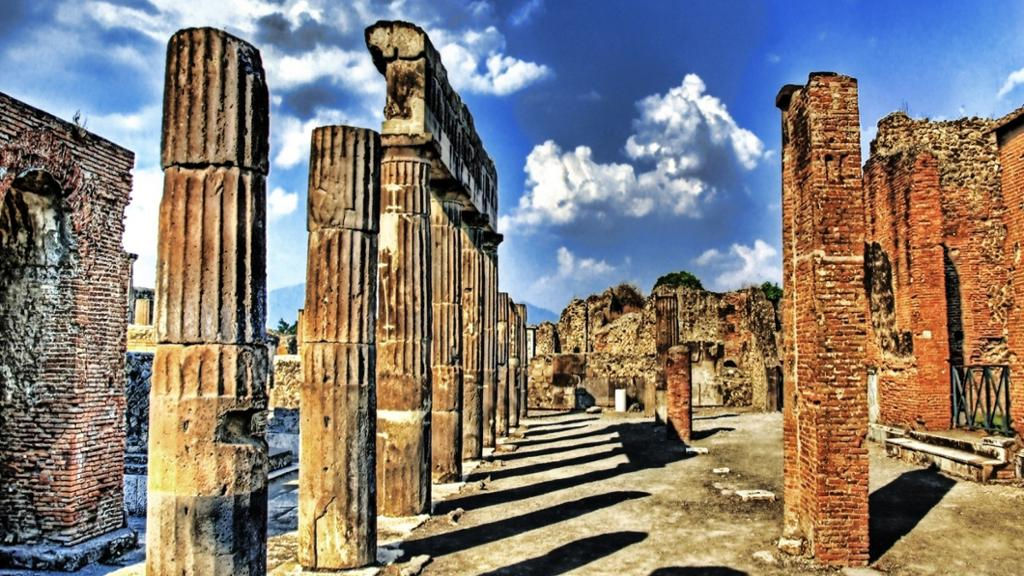 Pompeii Visit with Wine Tasting - Small Group Full-Day Tour
