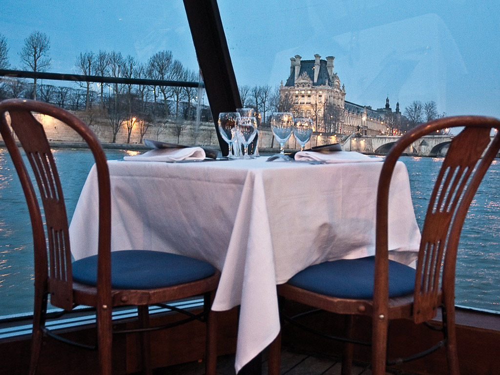 Dinner Cruise La Marina de Paris - Menu Decouverte