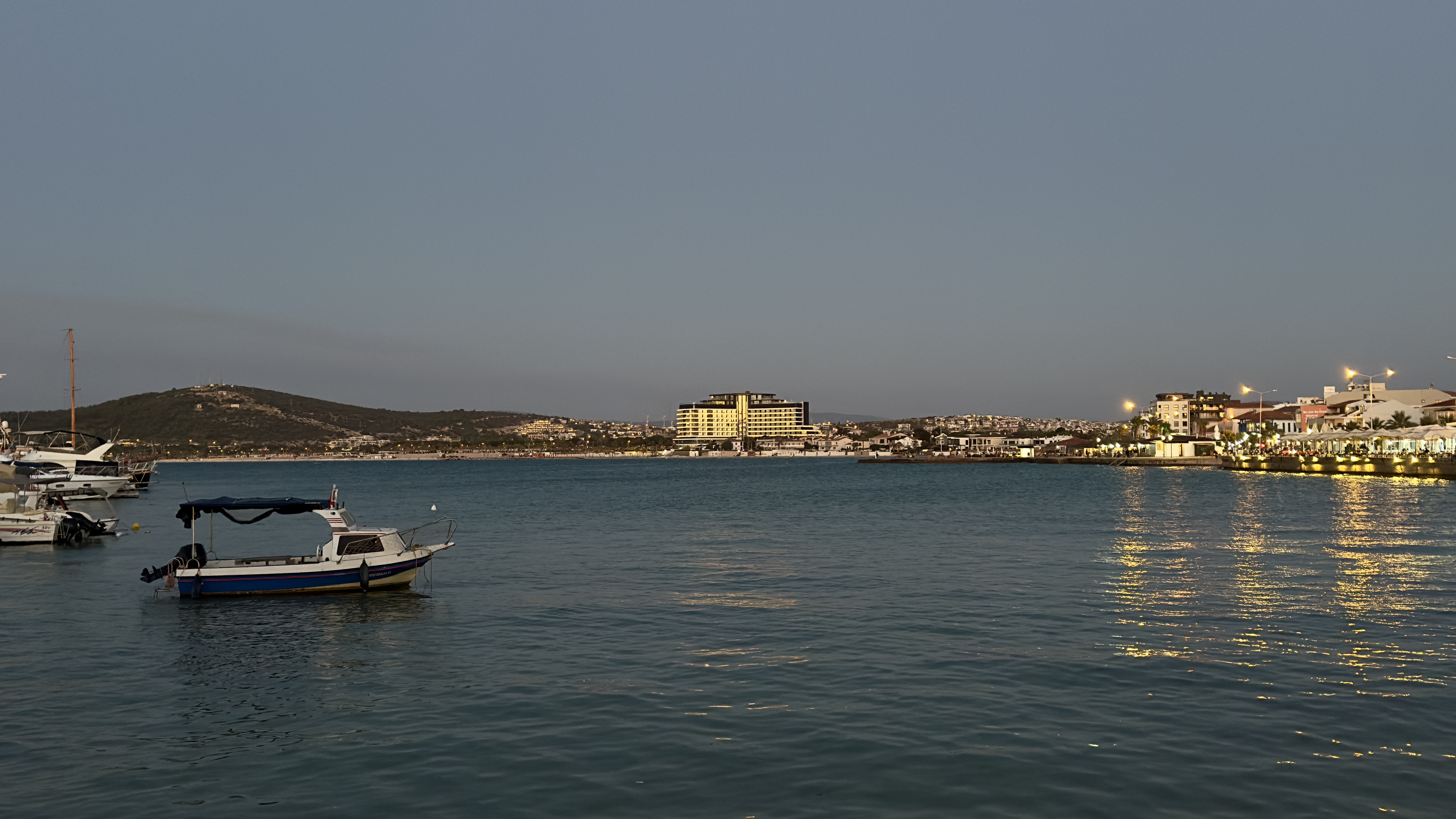 Deca – Délicieux premier soir sur la Marina d’Ilica