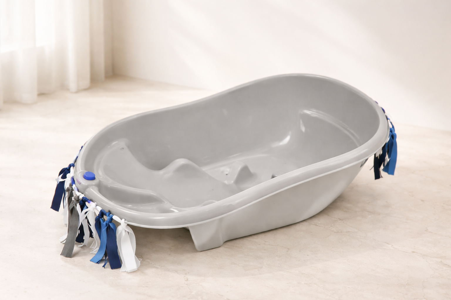 Grey Tub