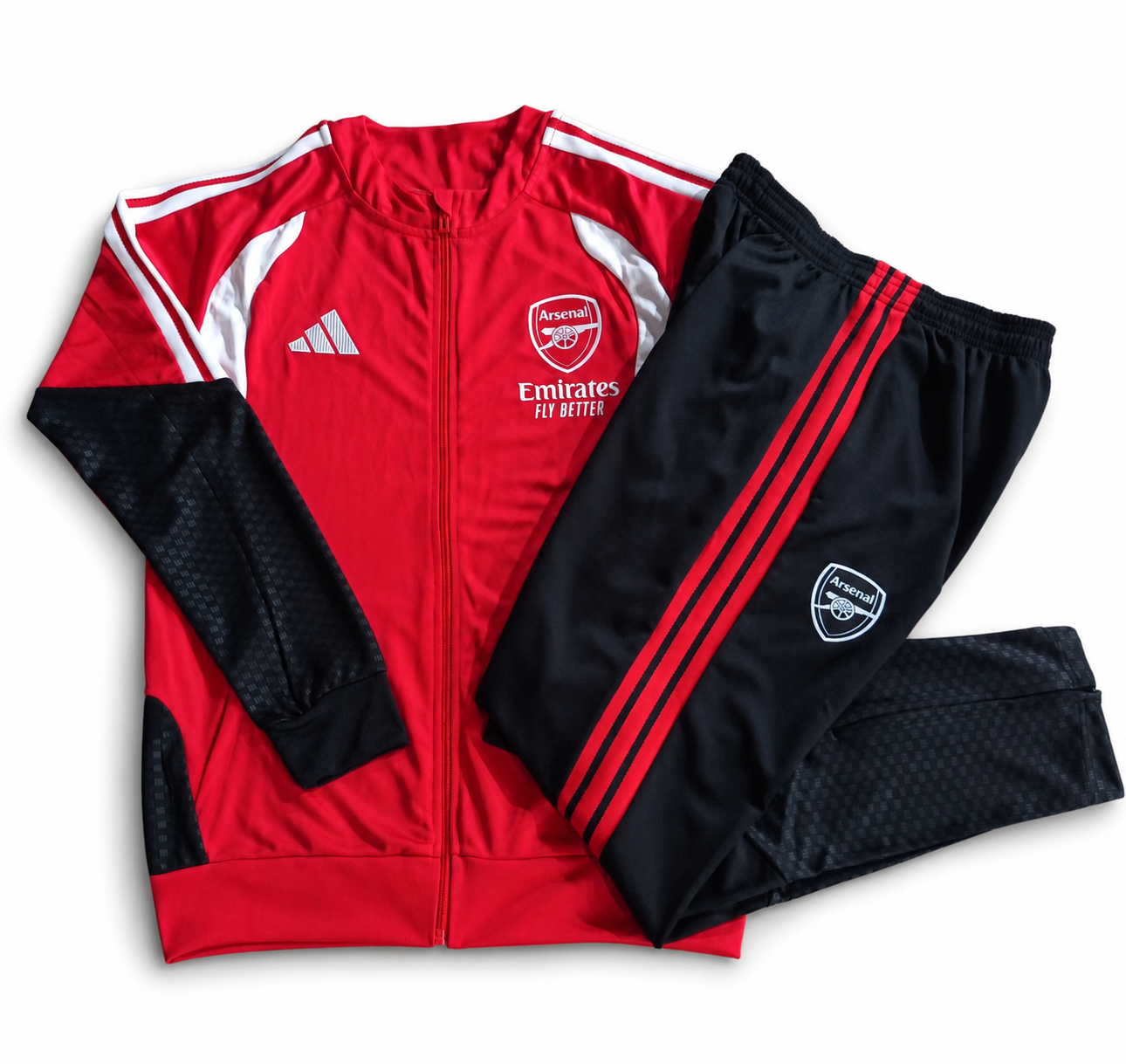 CHÁNDAL CON CHAQUETA ARSENAL FC