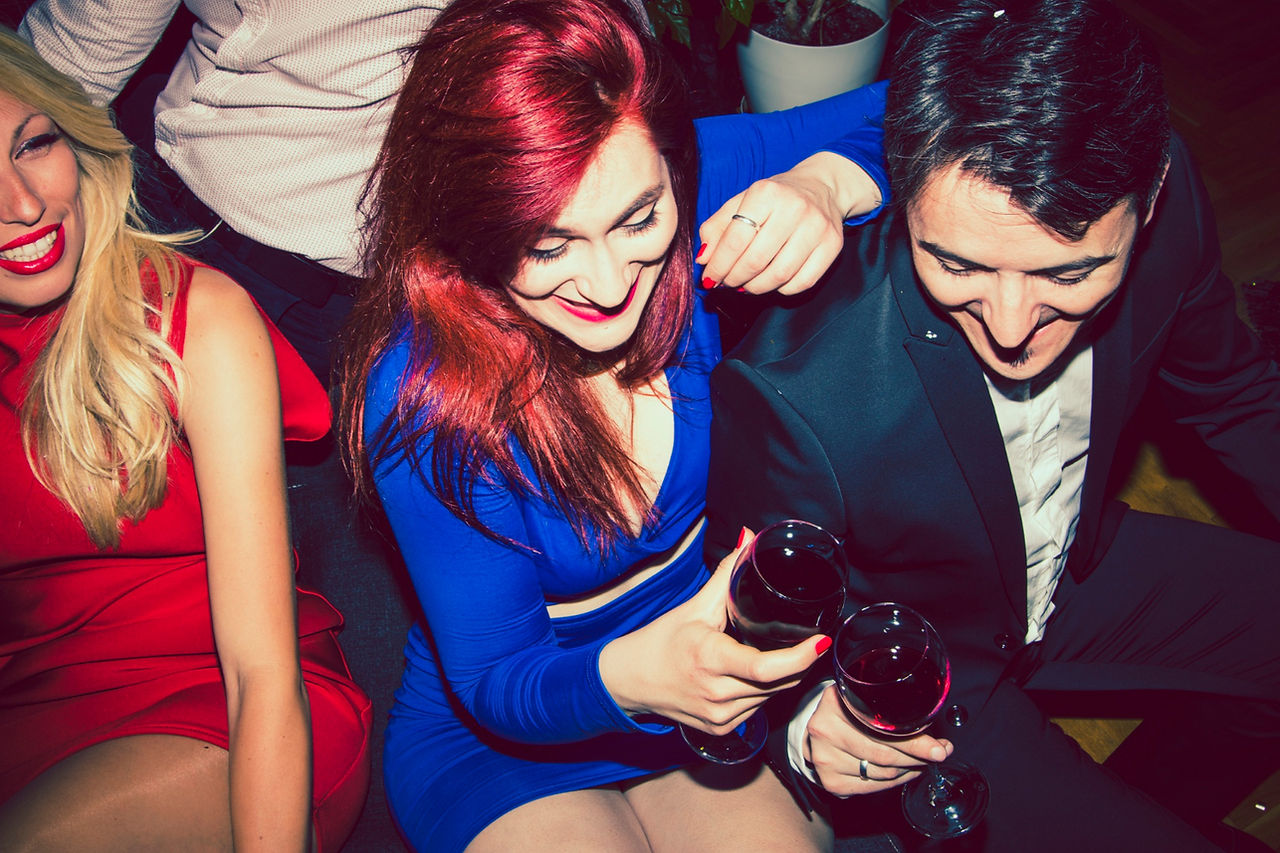 Encounters| VIP| Fiesta copas de vino dos mujeres dos hombres| Bogotá