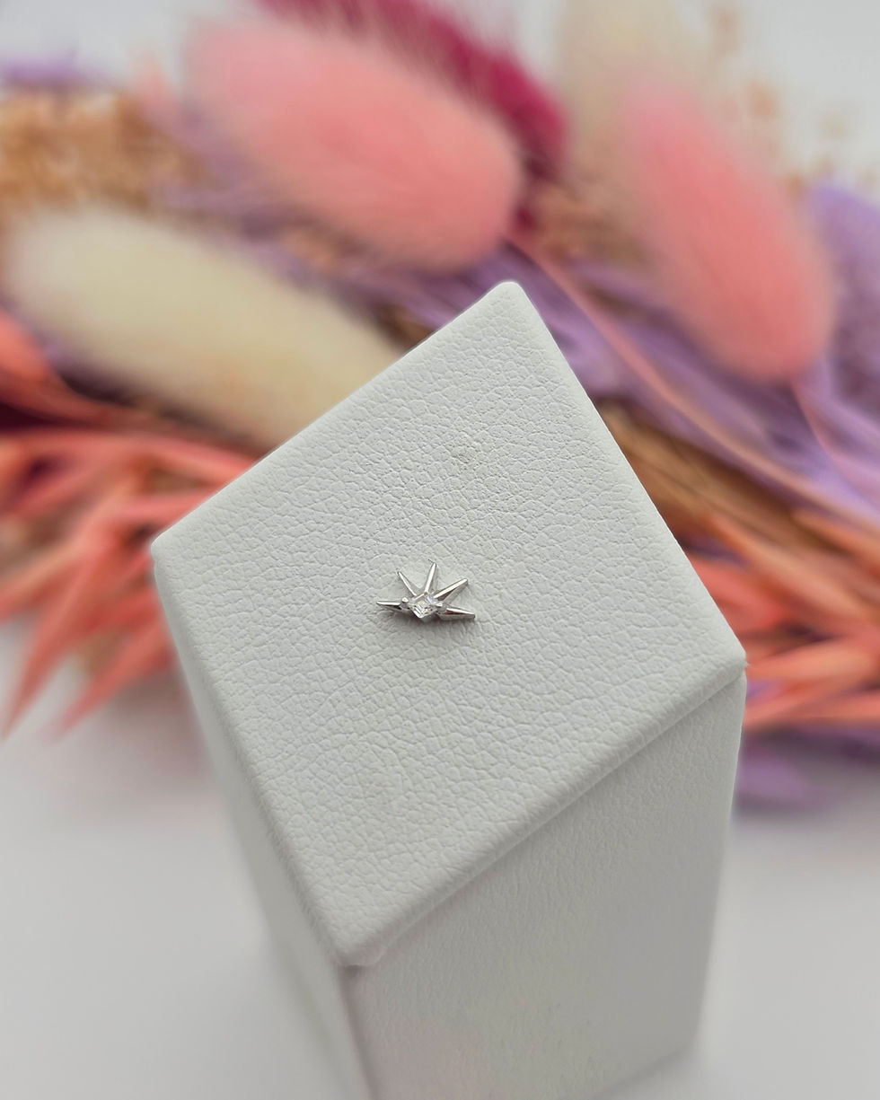 Vue de côté, Risen, or blanc 14 carats et CZ blanc, Junipurr