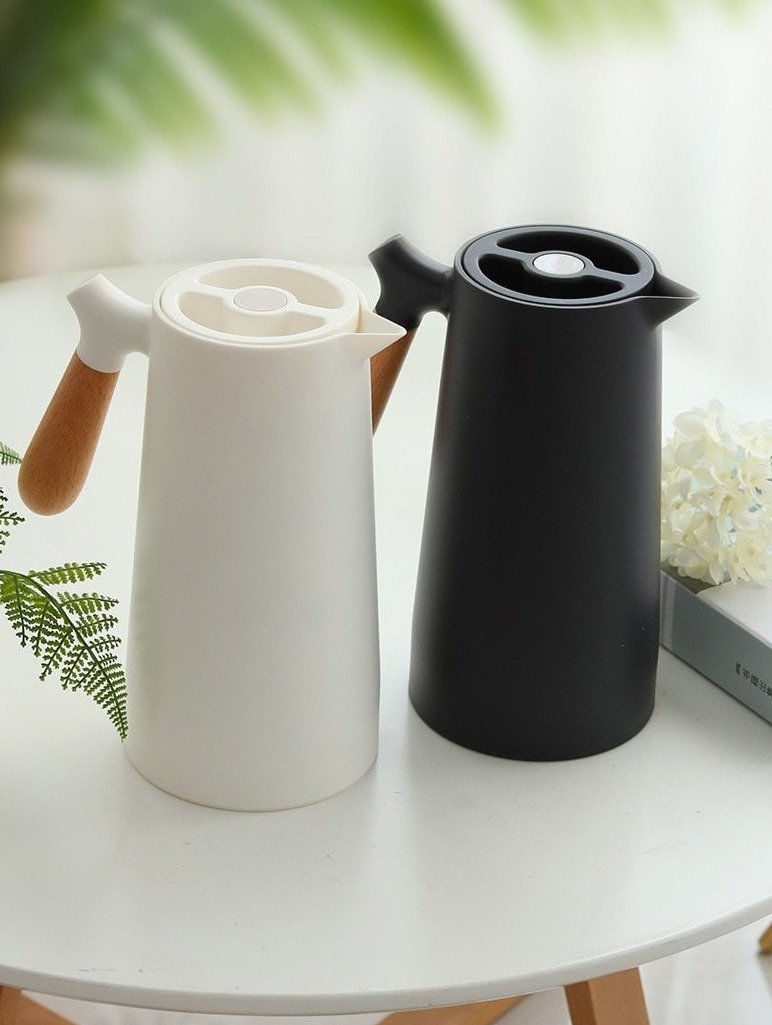 Miniatura: Garrafa Térmica de Plástico Nordica Preto 1L - Bon Gourmet