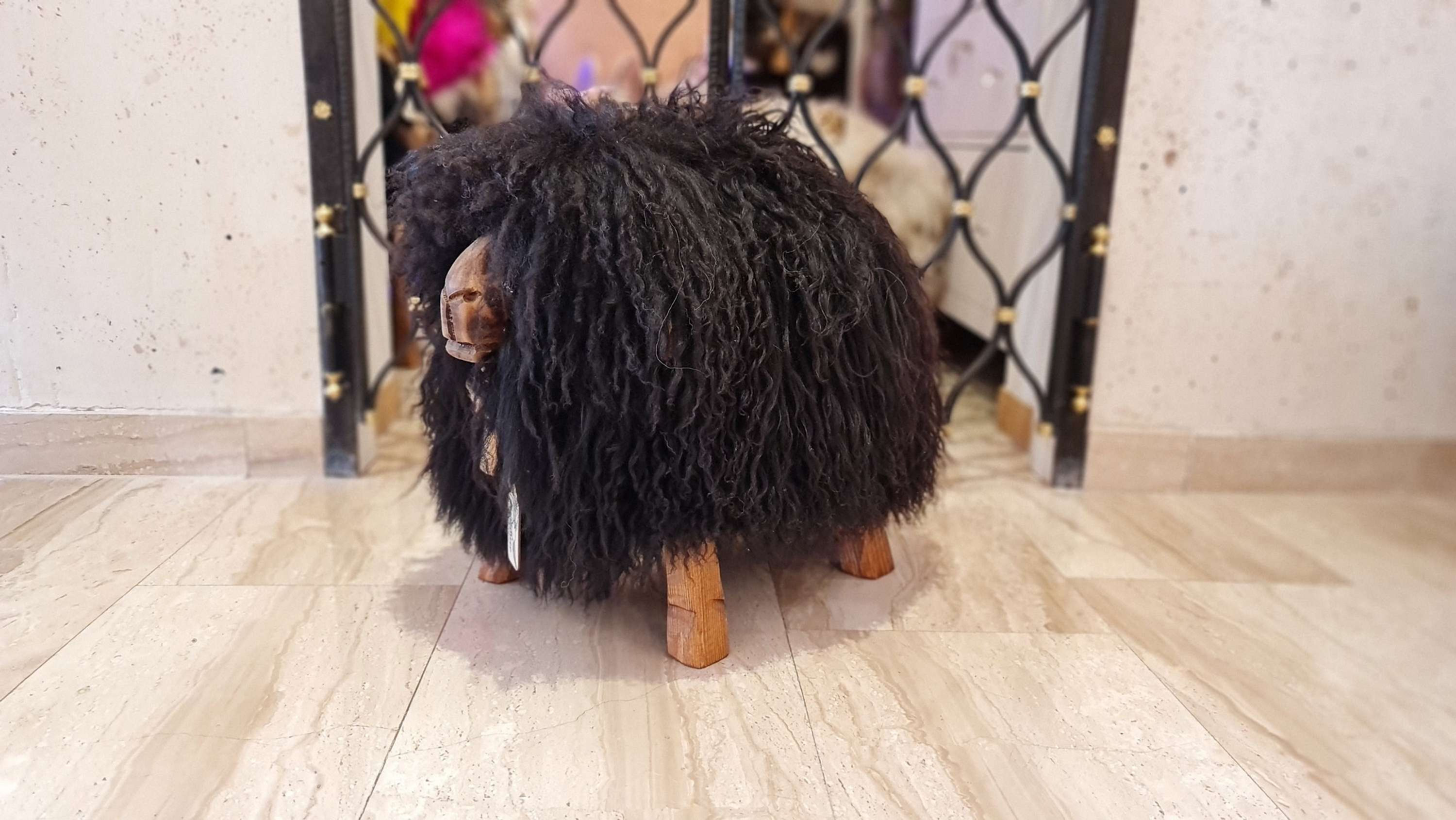 Baby Madl schwaz locki