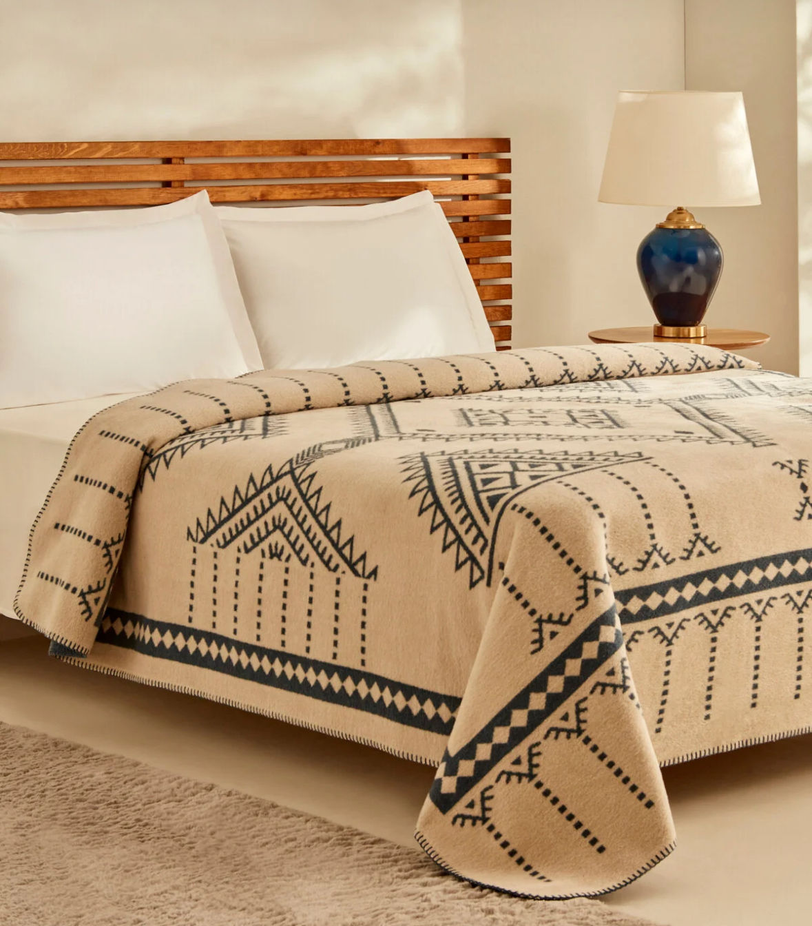 Wohndecke Marla aus Biobaumwolle Mix 200x220cm in Dunkelblau