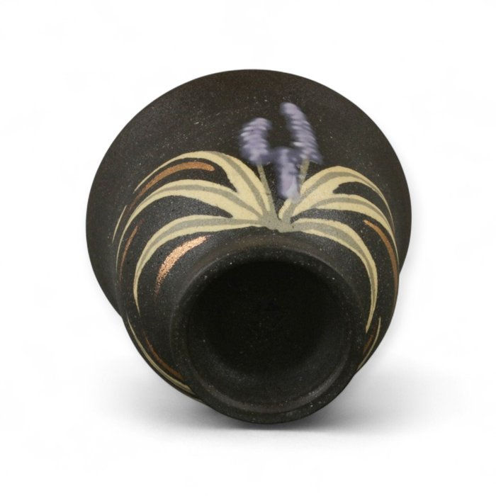 Miniaturbild: Mito Ayano Inlaid Lily Turf Sake Cup - Nature's Gentle Rebellion