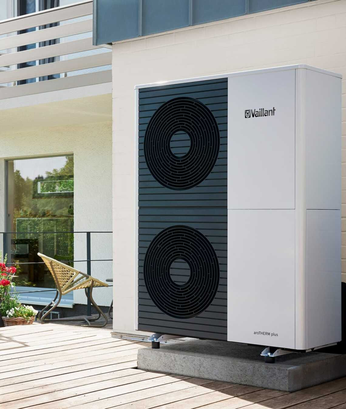 Luft/Wasser-Wärmepumpe Vaillant aroTHERM plus VWL 155/6 A 400V S3