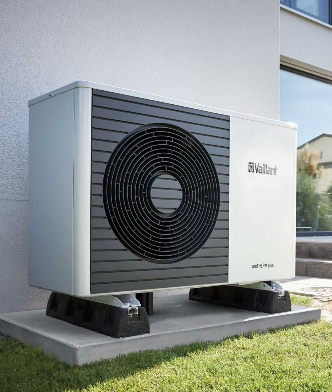 Luft/Wasser-Wärmepumpe Vaillant aroTHERM plus VWL 55/6 A 230V S3