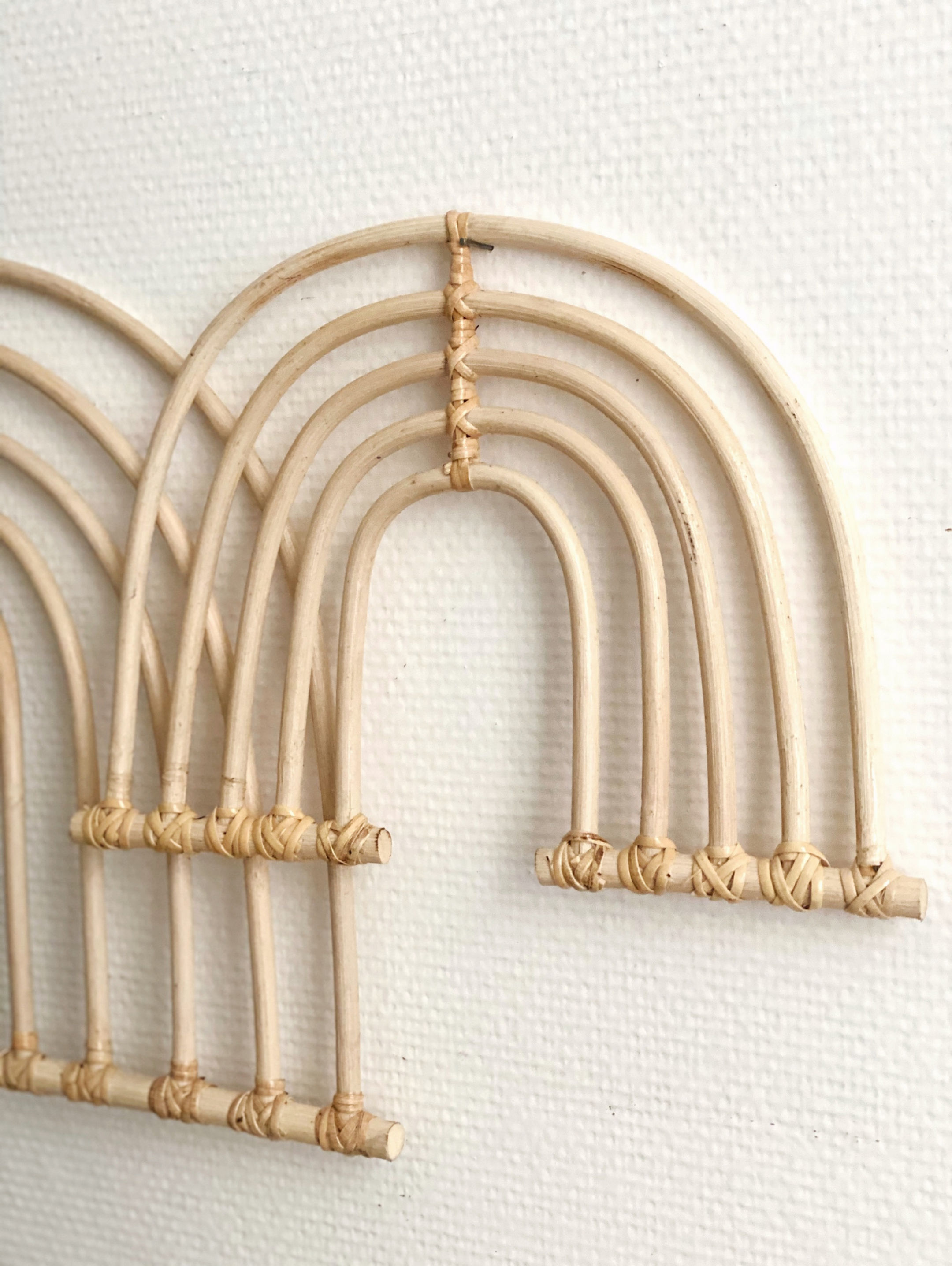 arc en ciel en rotin