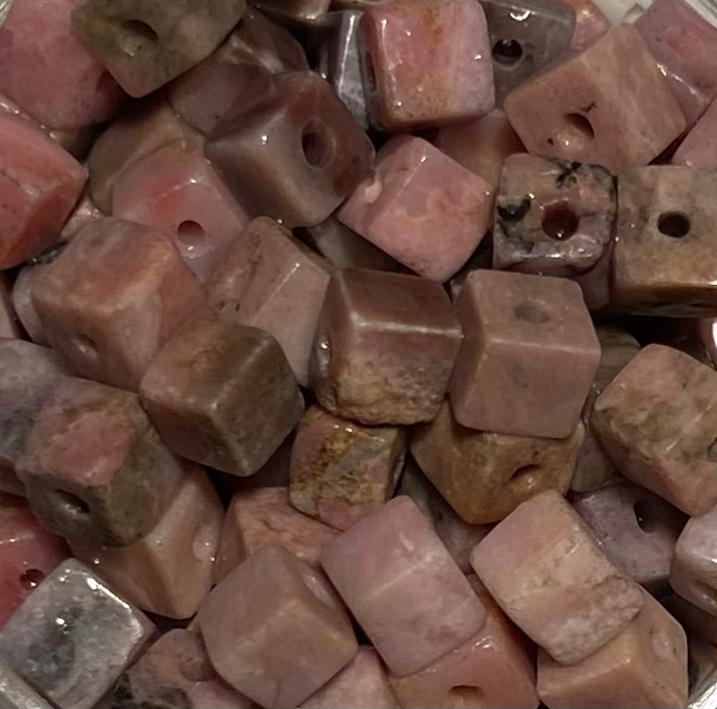 Rhodonite Cubes 4mm
