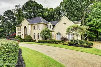 611 Woodlake Drive