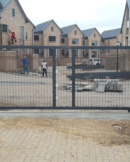 Gate with clearview complex.jpg