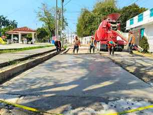 Avanza rehabilitación de vialidades en Centro.