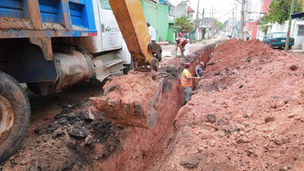 Avanzamos en mejorar la infraestructura sanitaria en vialidades de Atasta con obras integrales.