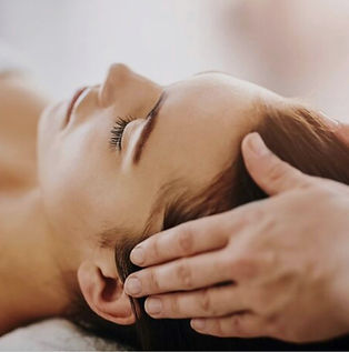Kraniosakrálna terapia – terapeutický dotyk hlavy a šije