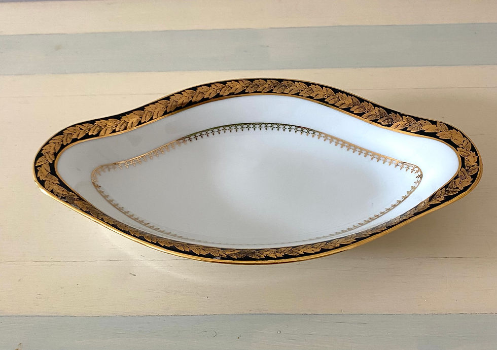Thumbnail: Limoges 'Arstyle' oval dish with black and gold leaf