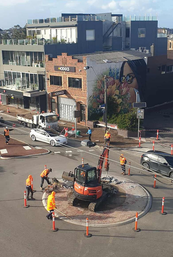 01_Bay Rd-Station St Roundabout_Sandy Village Entry.jpg