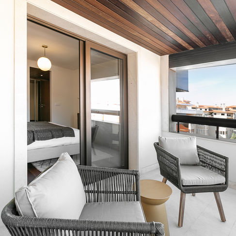 Varanda com home staging em Cascais