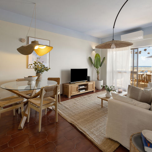 sala com home staging em Iberlagos