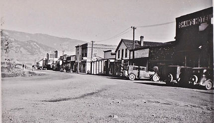 Gardiner Park St. 1930s, Shaw Hotel & Cafe
