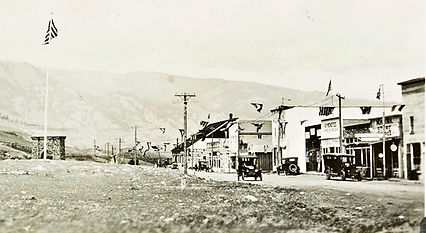 Gardiner Park St. 1923, M.H. Link Store, Menefee Saloon