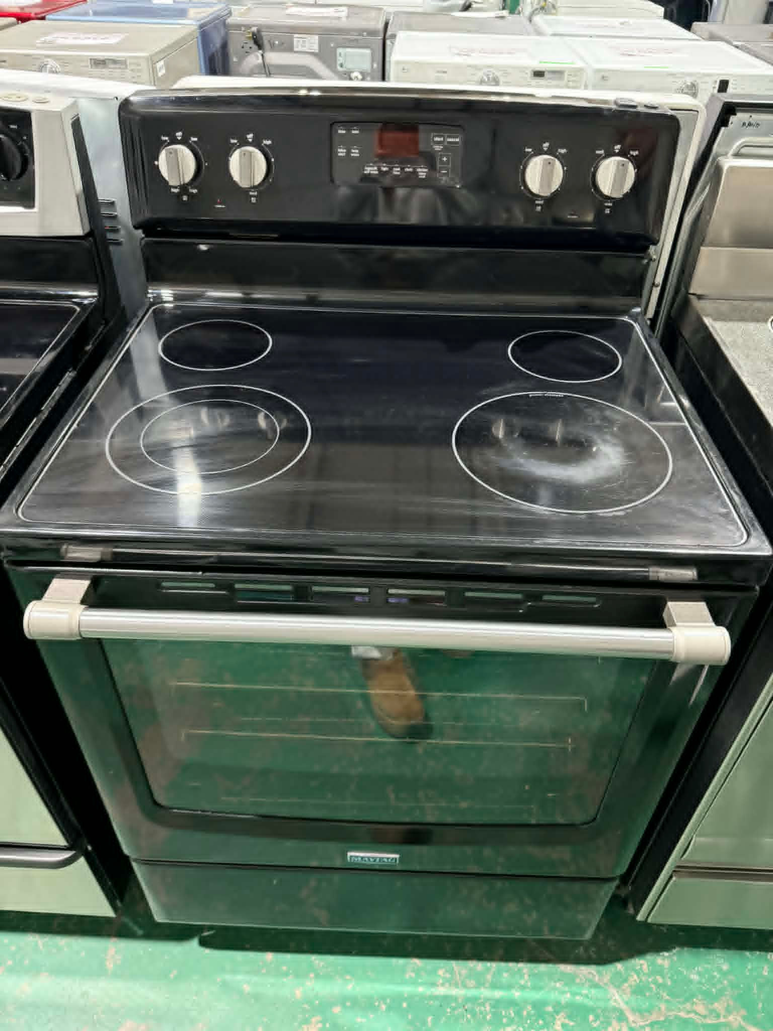 Maytag Glass Top Stove YMER8600DE0 (S4170)