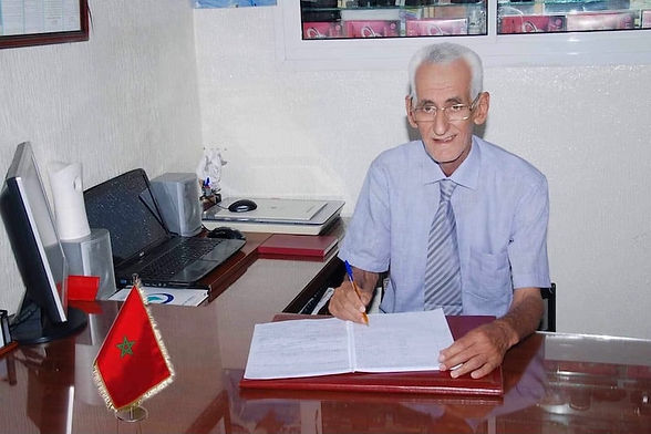 وفاة الشاعر المغربي الخمار الفراوي بعد تشبّث بابتسامة ونظم عموديّ