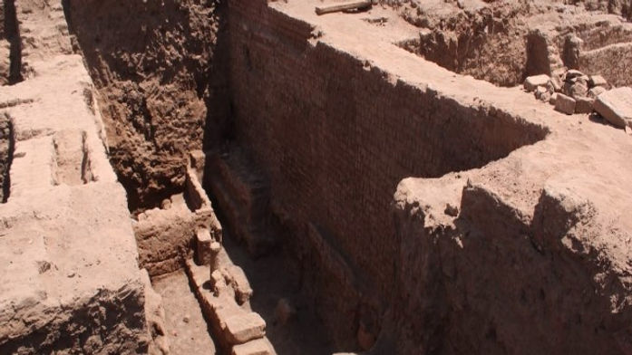 الكشف عن قطع أثرية من عصور مختلفة في الأقصر
