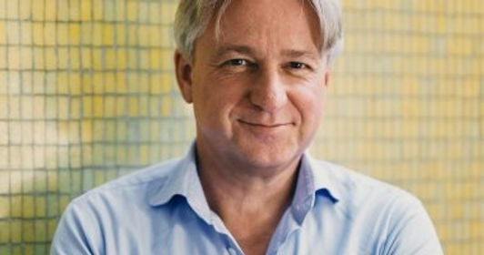 مدير معرض فرانكفورت للكتاب يتراجع ويعلن تعاطفه مع الأبرياء فى فلسطين