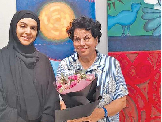 معرض «حوار لوني مع الثريا» قدّم لوحات فنية ذات أبعاد جمالية