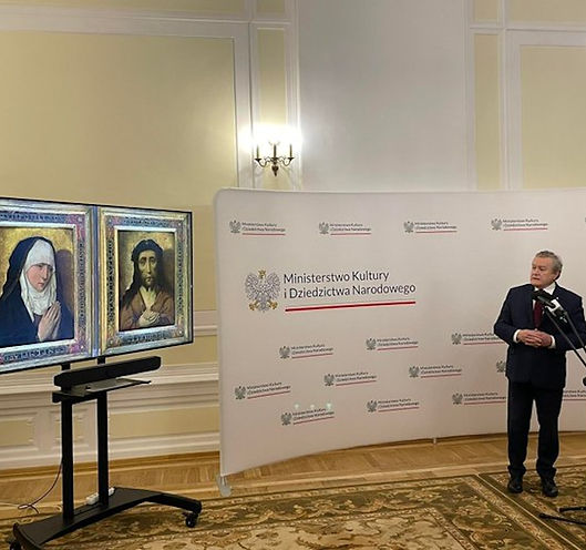 بولندا تستعيد لوحتين مسروقتين منذ الحرب العالمية الثانية
