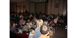vendredi-en-ouverture-du-festival-les-ecoliers-et-les-familles-sont-venus-applaudir-l-atel
