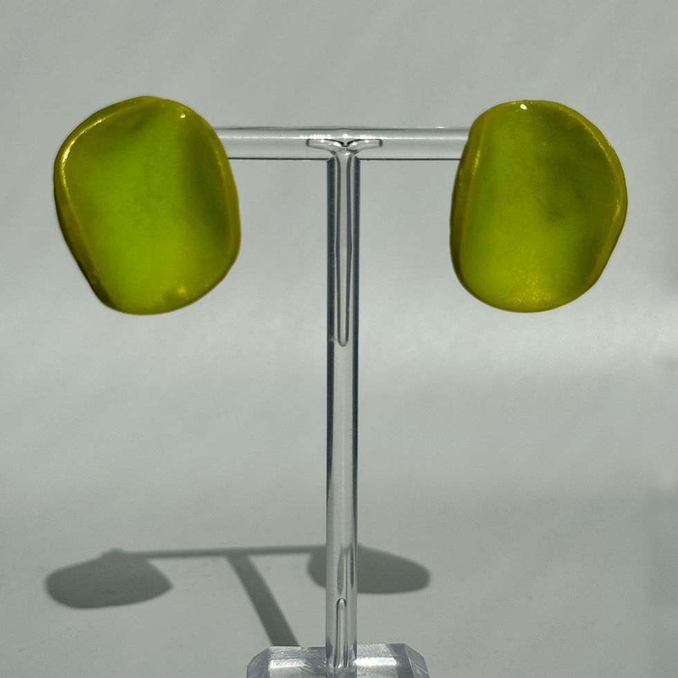 Thumbnail: Flower Earrings Bijoux Vii acid green color gloss effect S size on the earring stand
