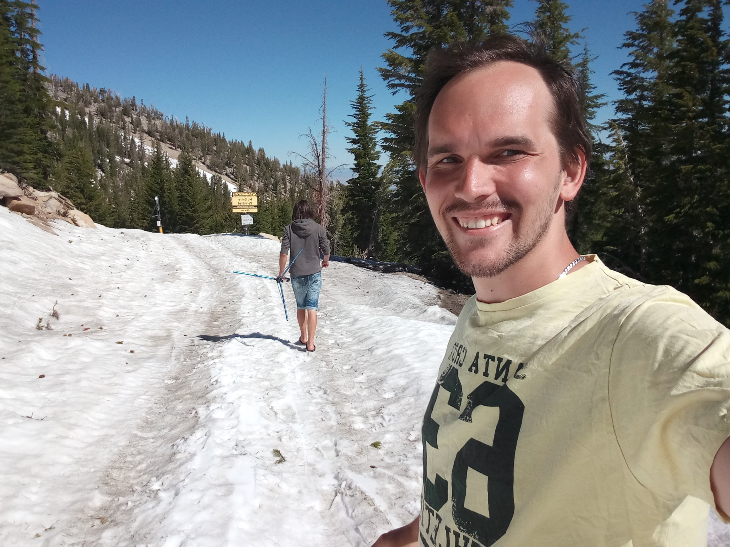 Snowy way to Tahoe