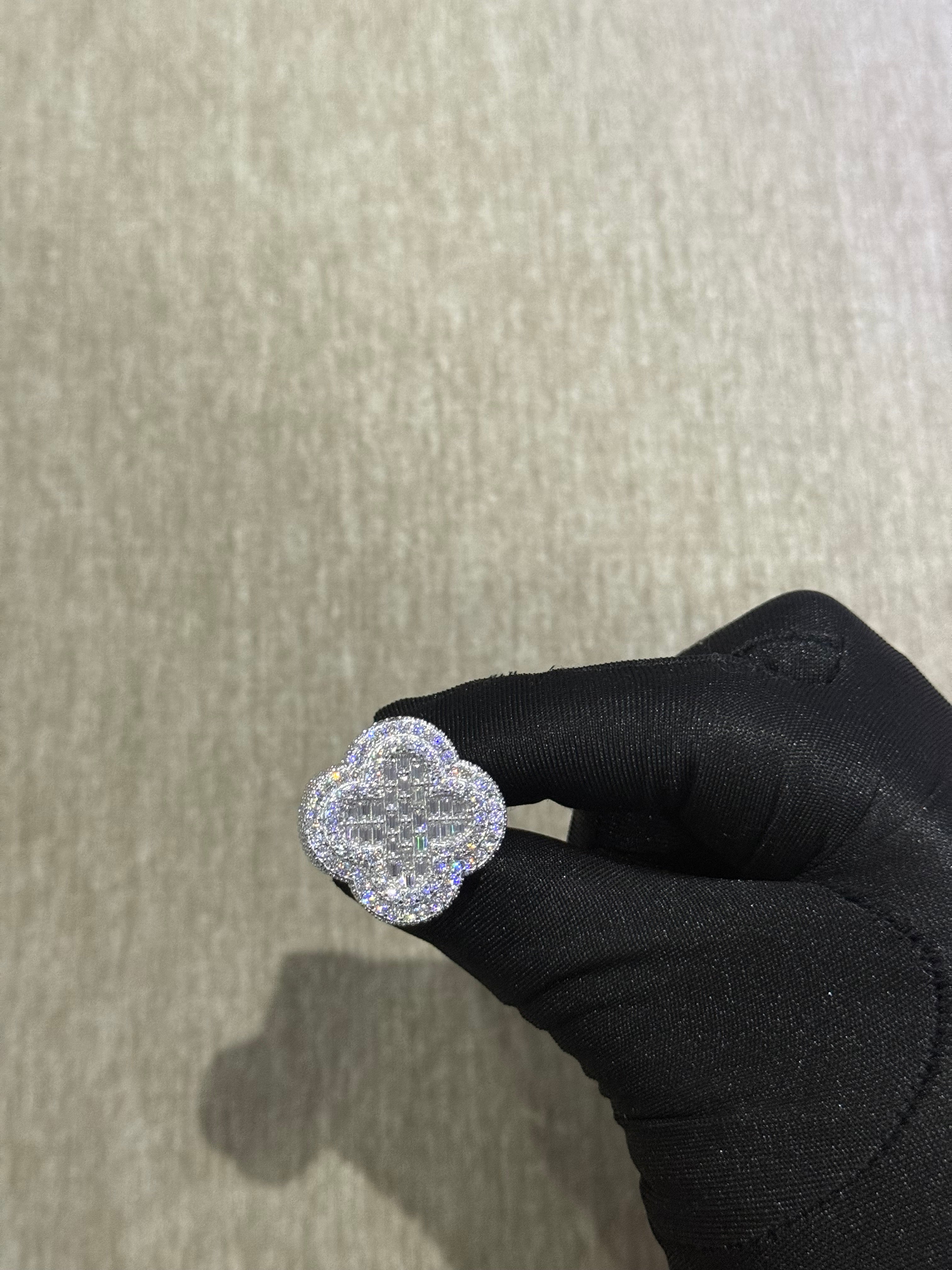 Clover Moissanite Ring — Silver, Size 10